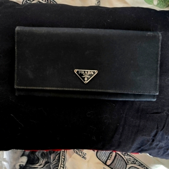 Prada Black Tri-Fold Wallet Tessuto Nylon out, Leather In! Exceptional condition - Picture 2 of 5